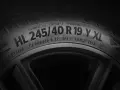 Gomme rinforzate XL per carichi extra, con specifiche 245/40 R19.