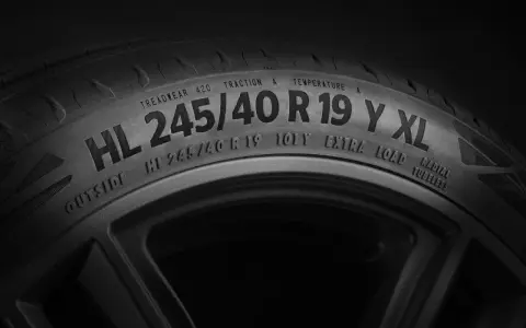 Gomme rinforzate XL per carichi extra, con specifiche 245/40 R19.