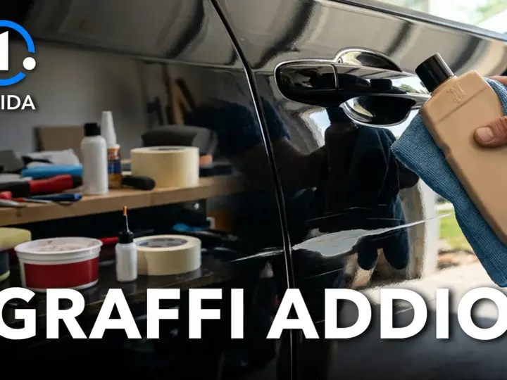 Come togliere i graffi dalla macchina: un kit per la lucidatura e la rimozione dei segni sulla carrozzeria.