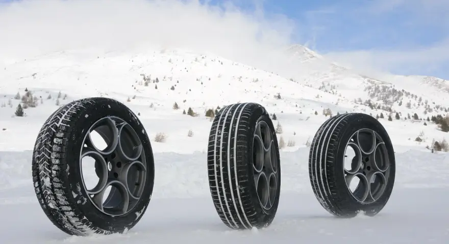 Tre pneumatici su neve: uno invernale, due estivi. La domanda è: sul bagnato meglio gomme estive o invernali?